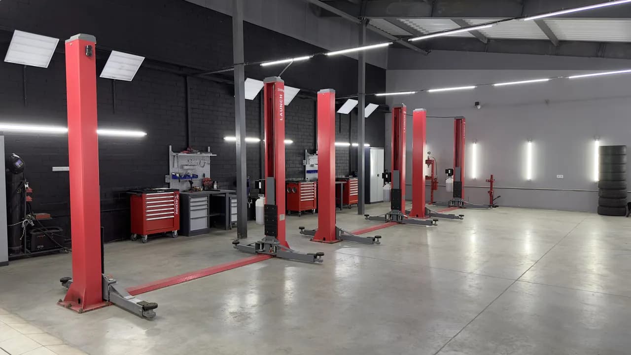 LAUNCH service lifts in the eMechaniq workshop, Kyiv