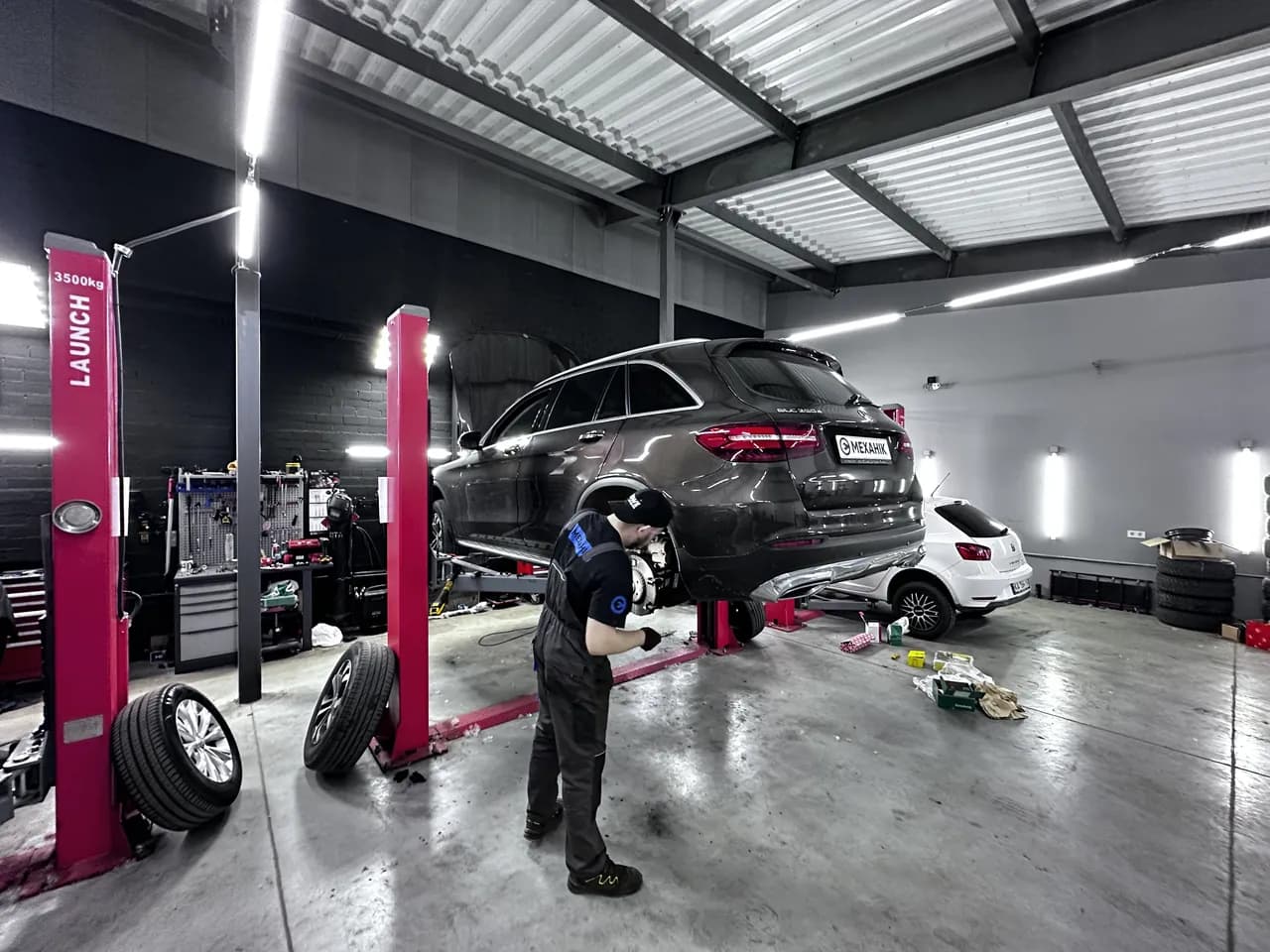Mercedes GLC X253 — tyre service at eMechaniq car service, Kyiv