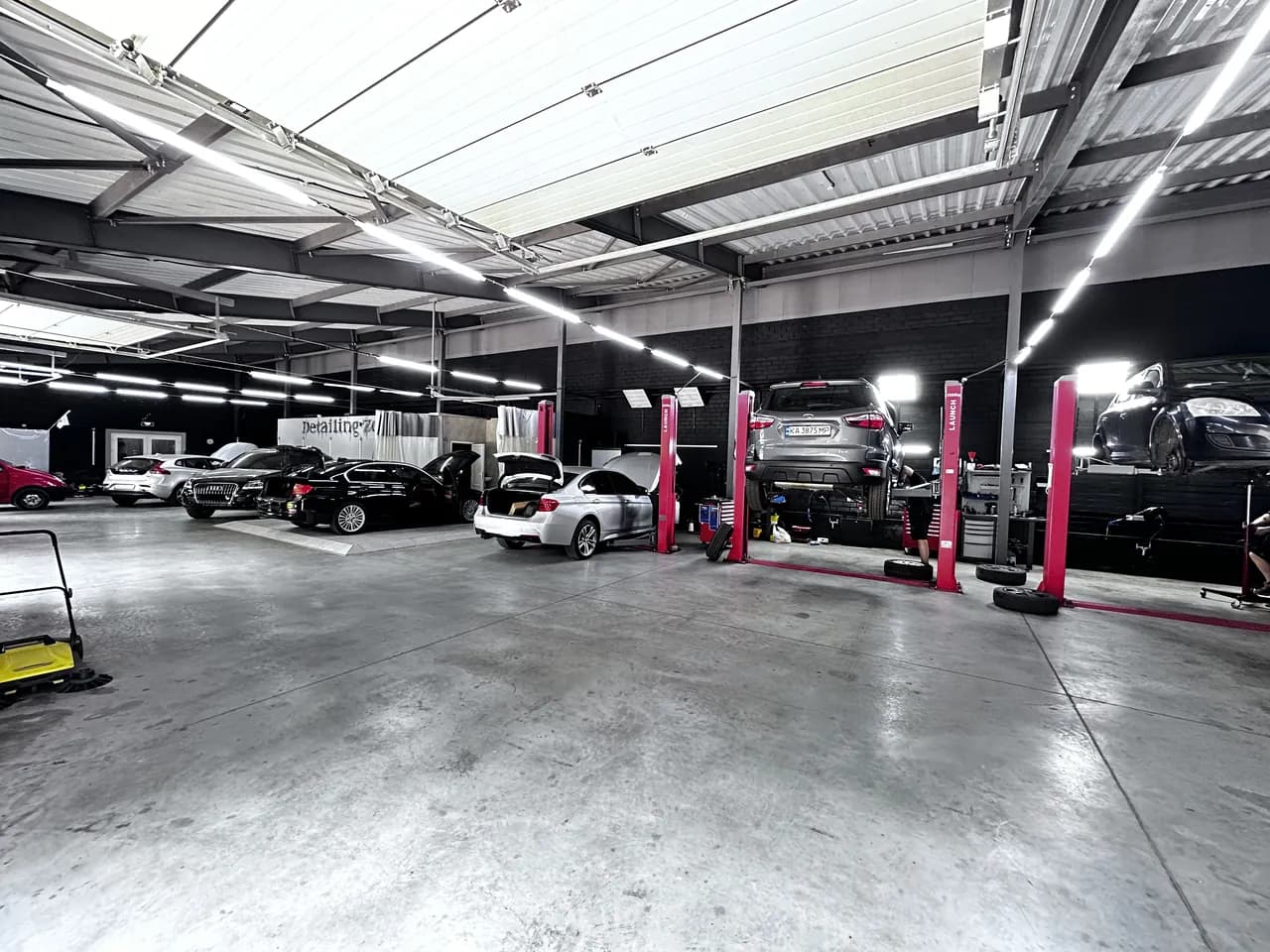 eMechaniq service bay — BMW, Kyiv