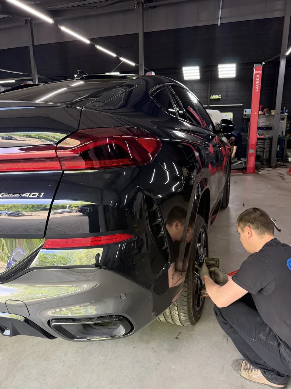 tyre service at eMechaniq car service, Kyiv