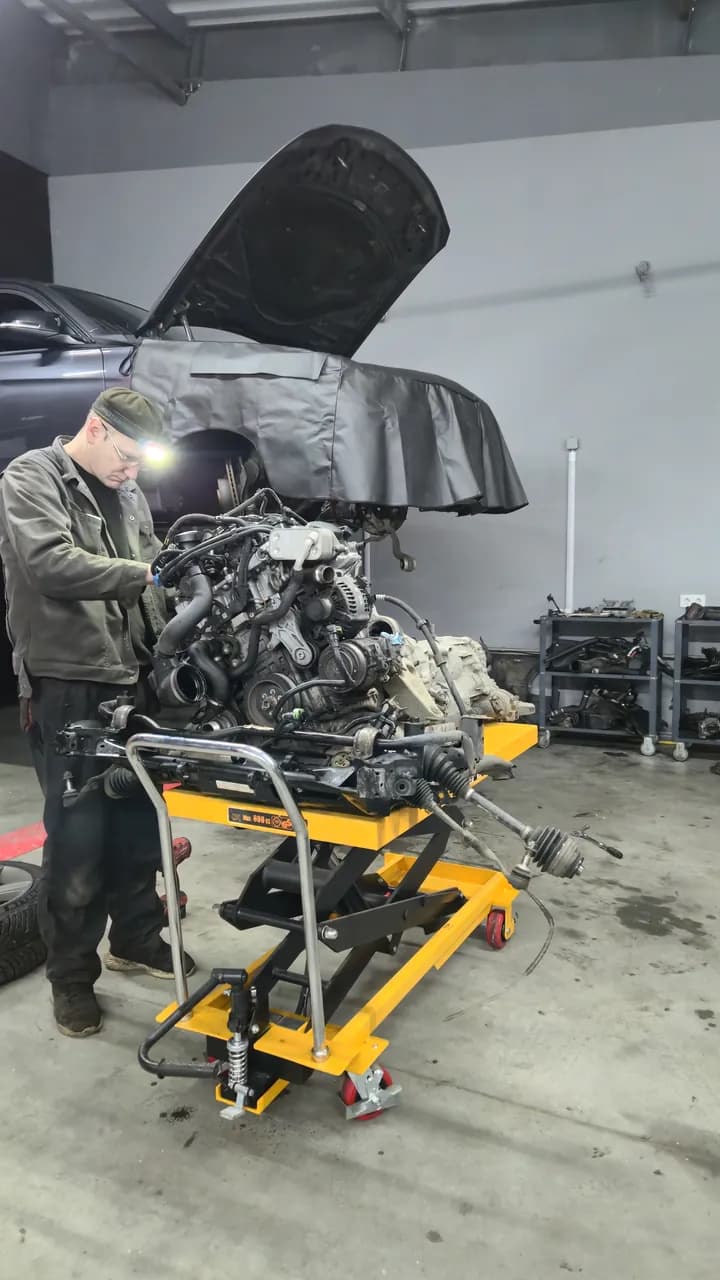 engine repair at eMechaniq car service, Kyiv