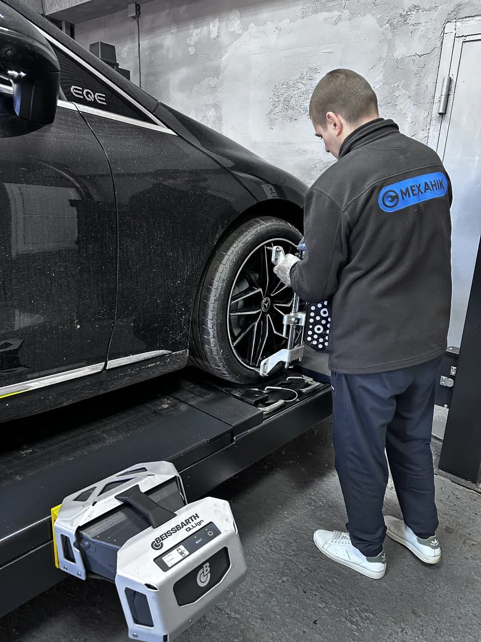 Mercedes EQE W294 — wheel alignment at eMechaniq car service, Kyiv