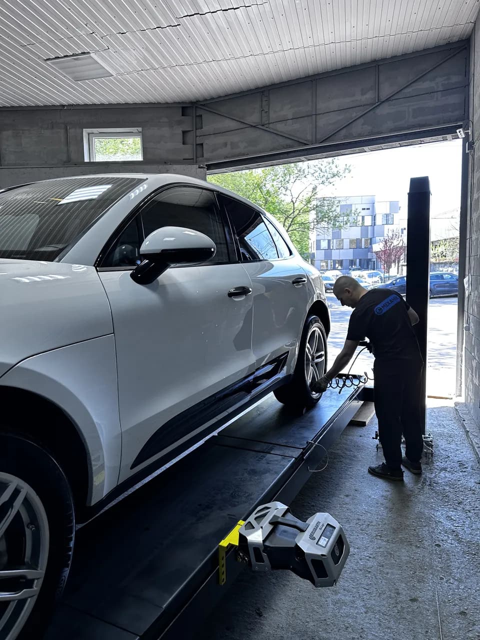 Porsche Macan 95B — wheel alignment at eMechaniq car service, Kyiv