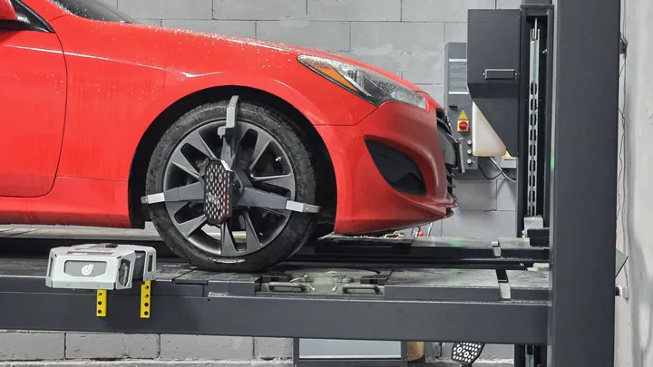 Wheel alignment on a service rig